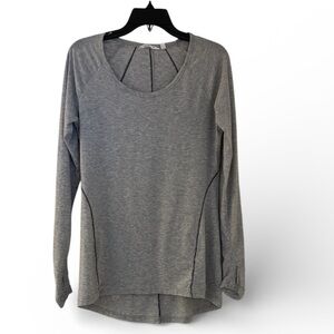 ATHLETA Shiva Long Sleeve Top in Heather Gray with Thumbholes